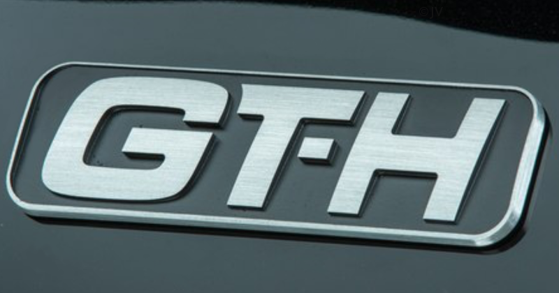 Nahaufnahme des 'GT-H'-Badge